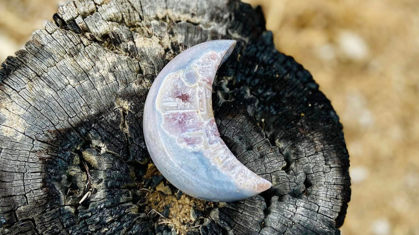 Agate Moon with Amethyst