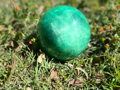 Gigantic Phosphorescent Fluorite Sphere | 6.9kg AAA Collector Crystal | Xianghuapu Mine, Hunan, China | Manifestation