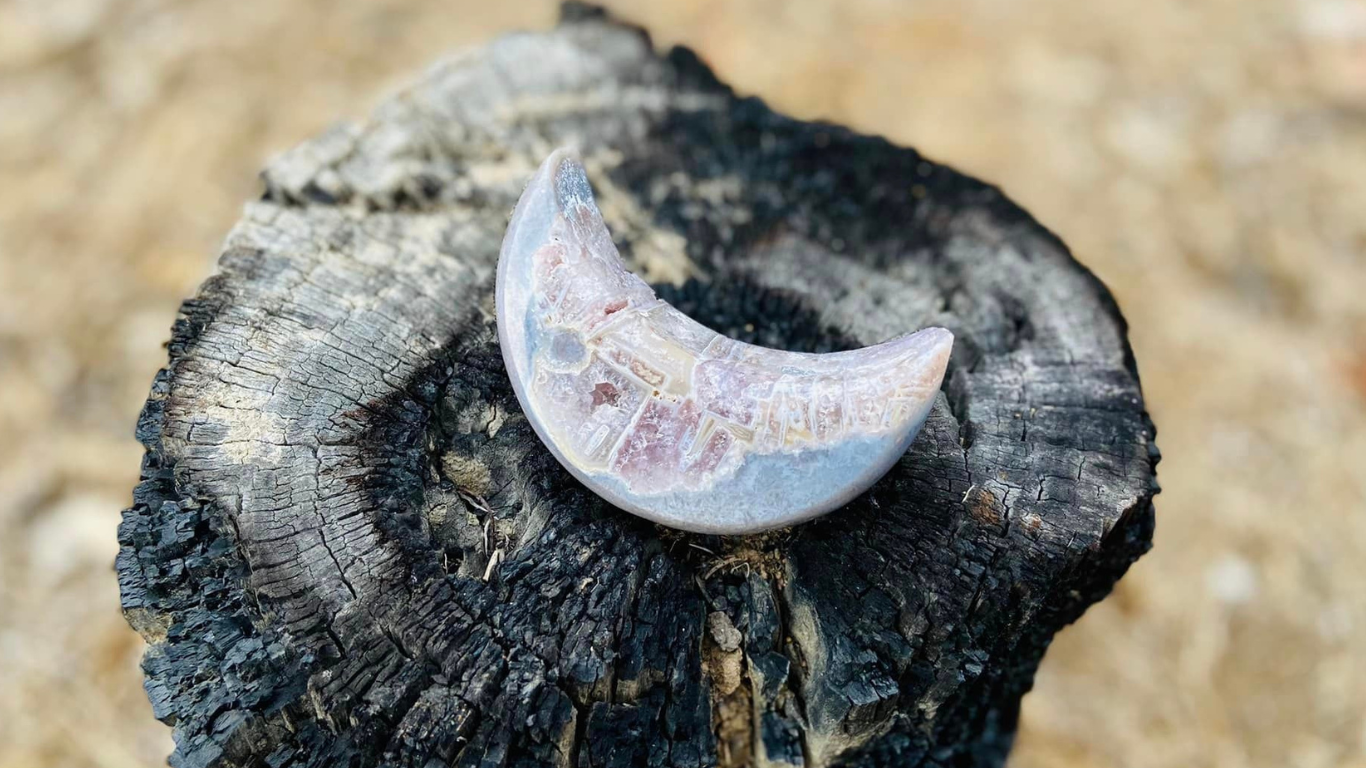 Agate Moon with Amethyst