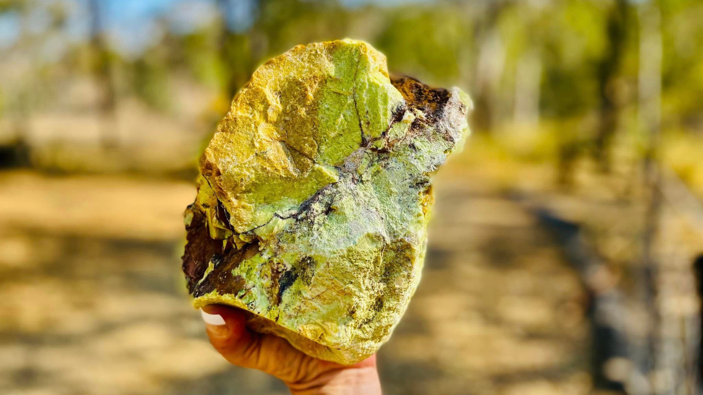 Green Opal Raw