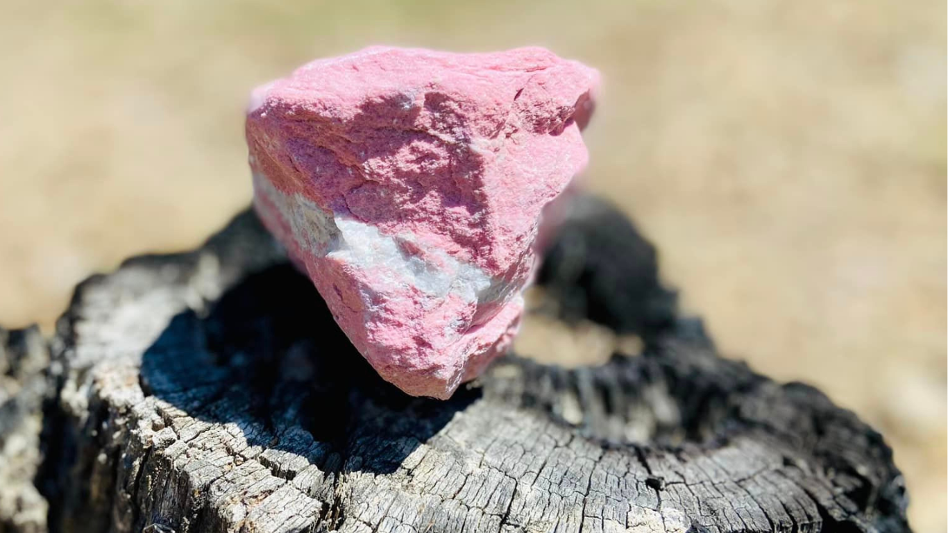 Thulite Raw